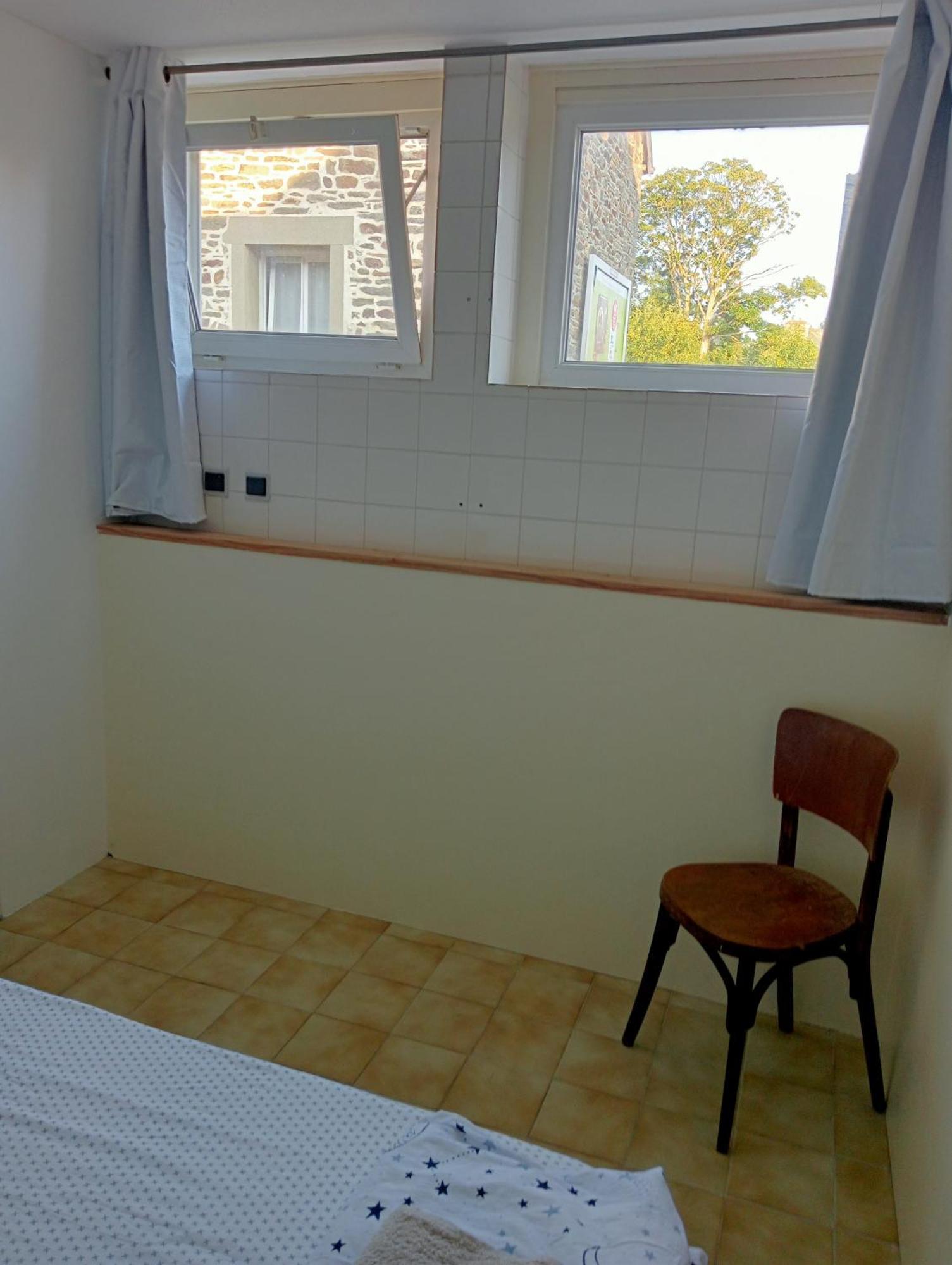 Les Chambres Studios de Pleslin-Foucher Habitación foto
